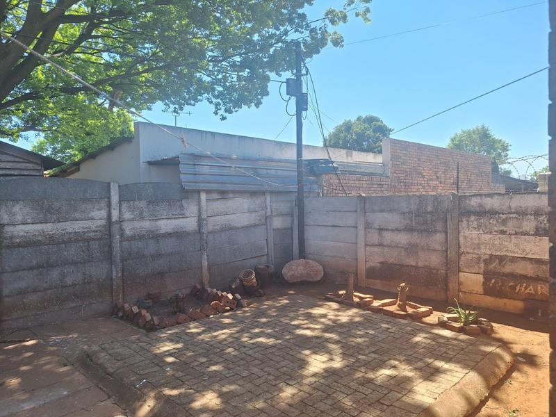 To Let 1 Bedroom Property for Rent in Strubenvale Gauteng