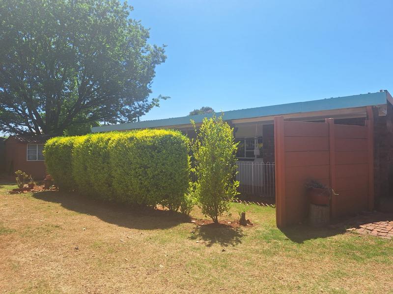 To Let 1 Bedroom Property for Rent in Strubenvale Gauteng