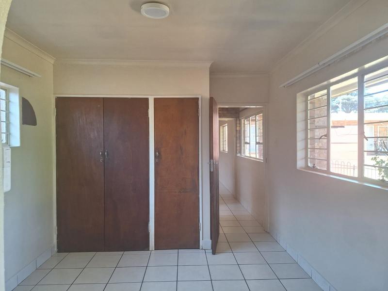 To Let 1 Bedroom Property for Rent in Strubenvale Gauteng