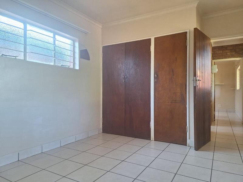 To Let 1 Bedroom Property for Rent in Strubenvale Gauteng