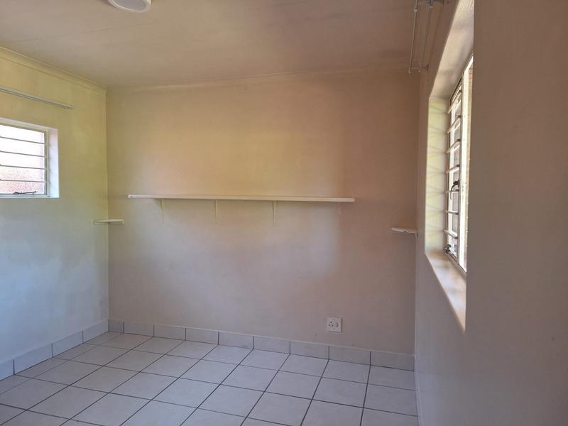 To Let 1 Bedroom Property for Rent in Strubenvale Gauteng