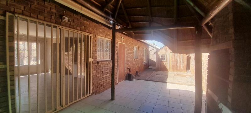 3 Bedroom Property for Sale in Rooihuiskraal North Gauteng