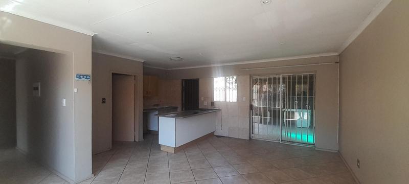 3 Bedroom Property for Sale in Rooihuiskraal North Gauteng