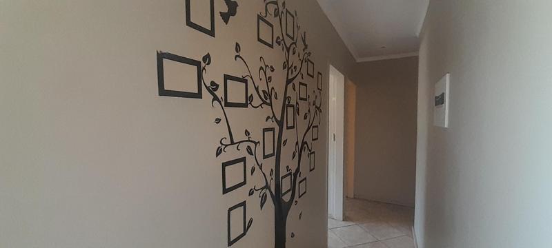 3 Bedroom Property for Sale in Rooihuiskraal North Gauteng