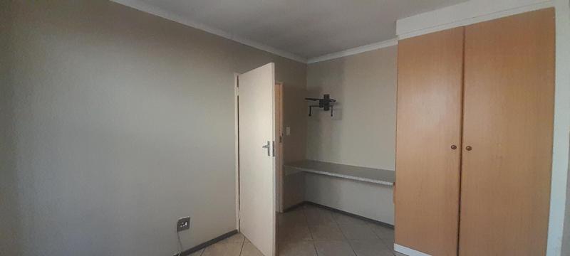 3 Bedroom Property for Sale in Rooihuiskraal North Gauteng