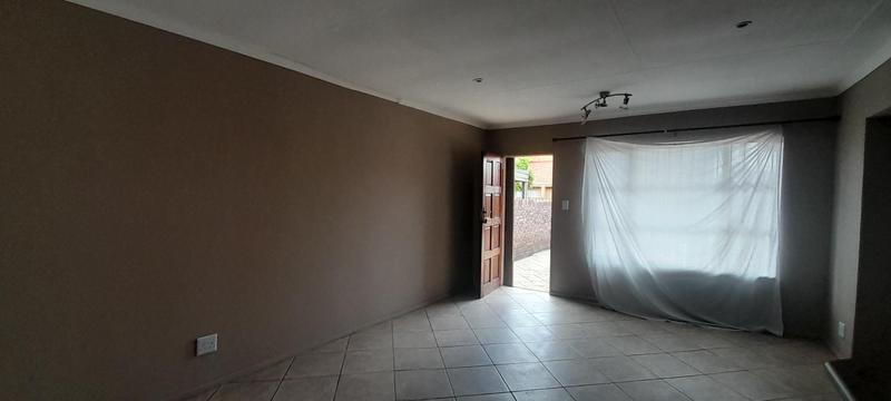 To Let 3 Bedroom Property for Rent in Rooihuiskraal North Gauteng