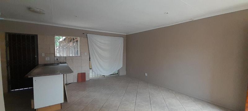 To Let 3 Bedroom Property for Rent in Rooihuiskraal North Gauteng