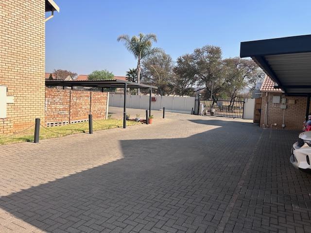 3 Bedroom Property for Sale in Willow Park Manor Gauteng