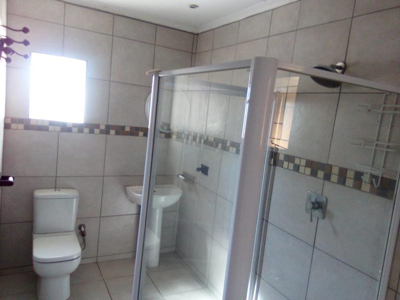 To Let 4 Bedroom Property for Rent in Rooihuiskraal Gauteng