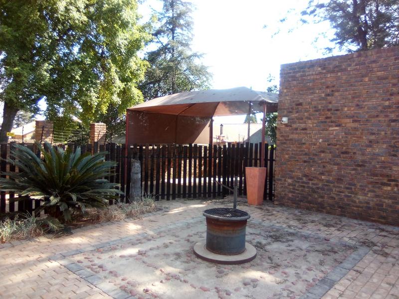 To Let 4 Bedroom Property for Rent in Rooihuiskraal Gauteng