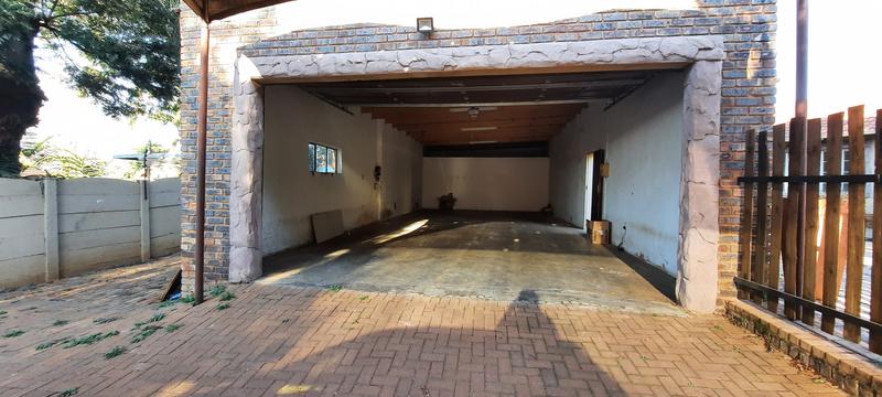 To Let 4 Bedroom Property for Rent in Rooihuiskraal Gauteng