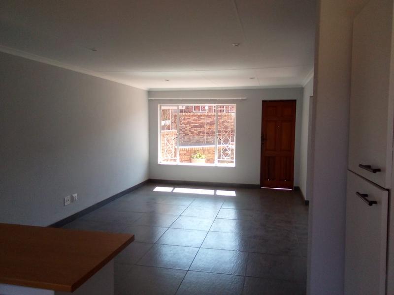 To Let 2 Bedroom Property for Rent in Rant En Dal Gauteng