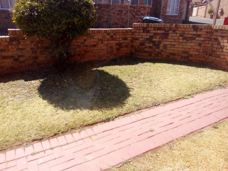 To Let 2 Bedroom Property for Rent in Rant En Dal Gauteng