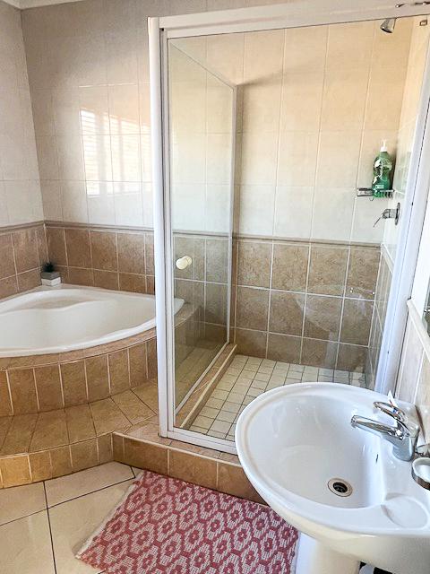 To Let 4 Bedroom Property for Rent in Boskruin Gauteng