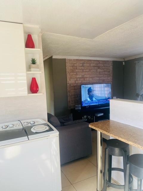 3 Bedroom Property for Sale in Protea Glen Gauteng