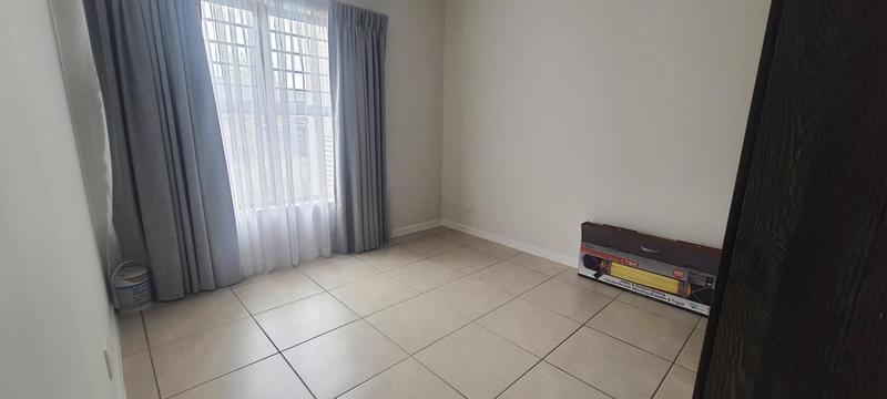 To Let 3 Bedroom Property for Rent in Olivedale Gauteng