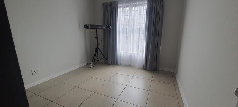 To Let 3 Bedroom Property for Rent in Olivedale Gauteng