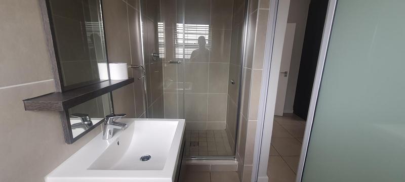 To Let 3 Bedroom Property for Rent in Olivedale Gauteng