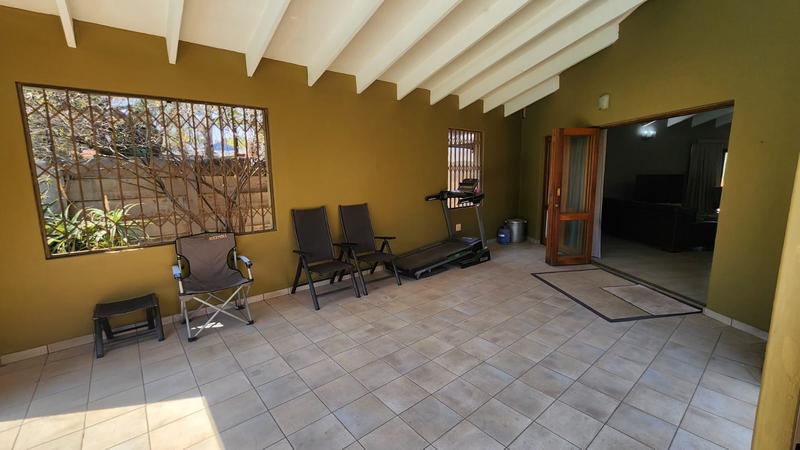 3 Bedroom Property for Sale in Brackendowns Gauteng