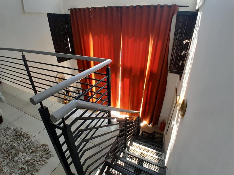 1 Bedroom Property for Sale in Rooihuiskraal North Gauteng