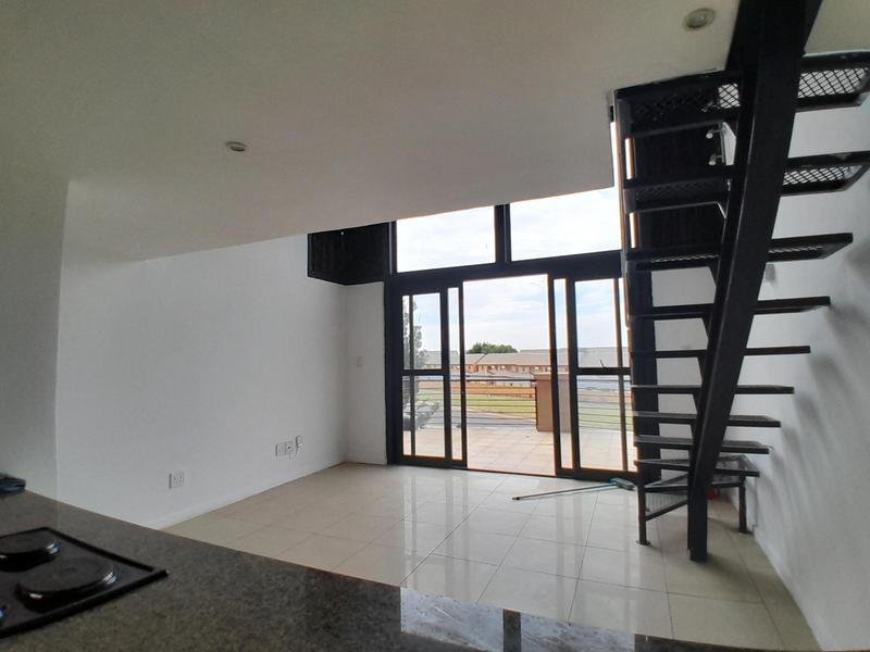 1 Bedroom Property for Sale in Rooihuiskraal North Gauteng