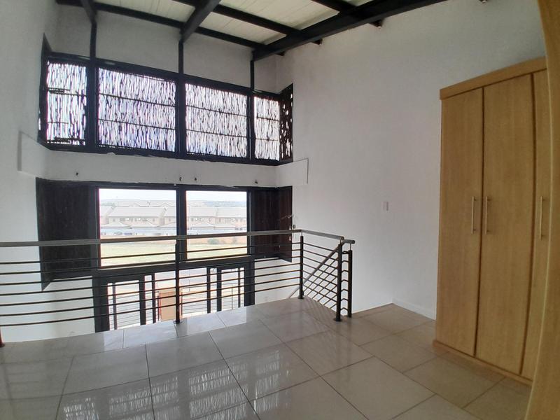 1 Bedroom Property for Sale in Rooihuiskraal North Gauteng