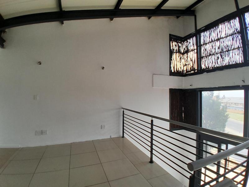 1 Bedroom Property for Sale in Rooihuiskraal North Gauteng