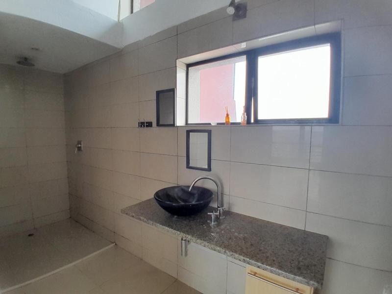 1 Bedroom Property for Sale in Rooihuiskraal North Gauteng