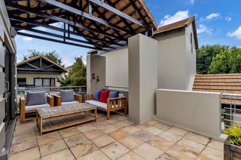 2 Bedroom Property for Sale in Lonehill Gauteng