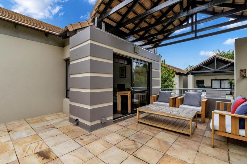 2 Bedroom Property for Sale in Lonehill Gauteng