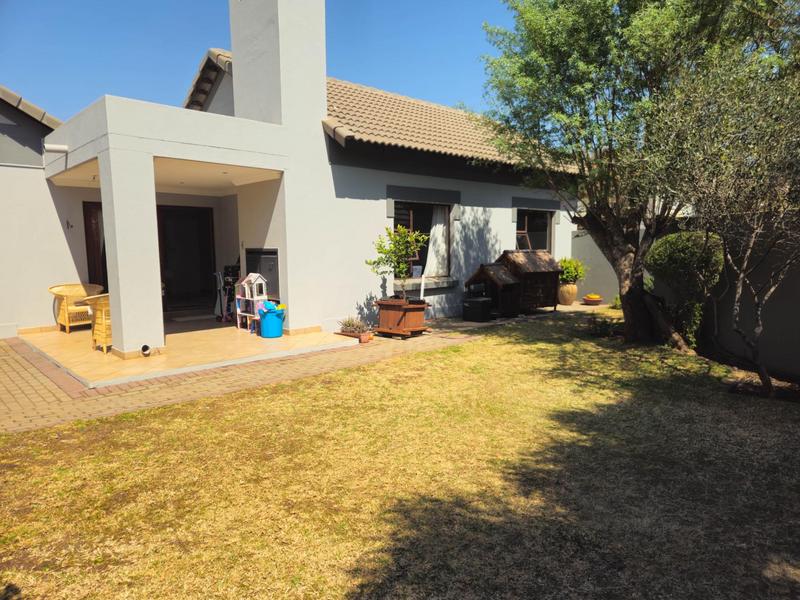 To Let 3 Bedroom Property for Rent in Rietvlei Heights Country Estate Gauteng