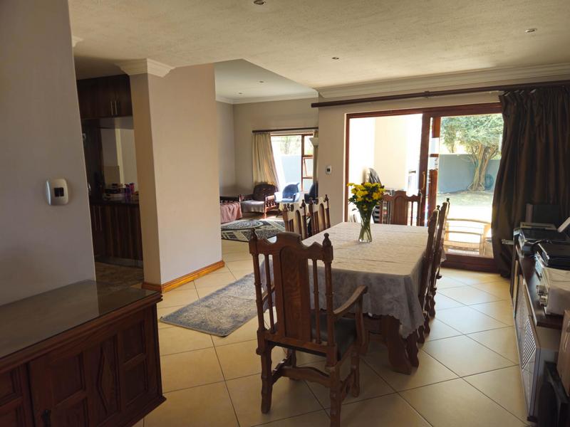 To Let 3 Bedroom Property for Rent in Rietvlei Heights Country Estate Gauteng