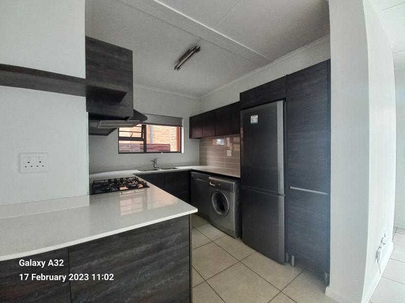 To Let 3 Bedroom Property for Rent in Olivedale Gauteng