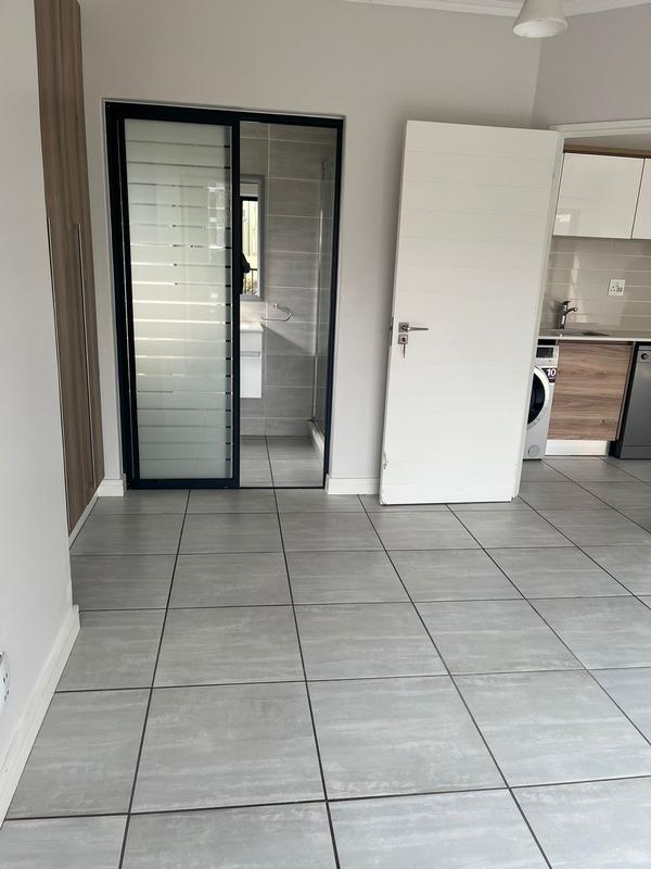 To Let 1 Bedroom Property for Rent in Waterfall Gauteng