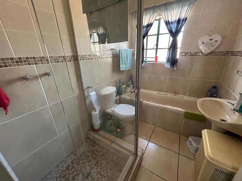 To Let 4 Bedroom Property for Rent in The Reeds Gauteng