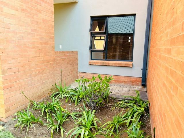 2 Bedroom Property for Sale in Six Fountains Residential Estate Gauteng