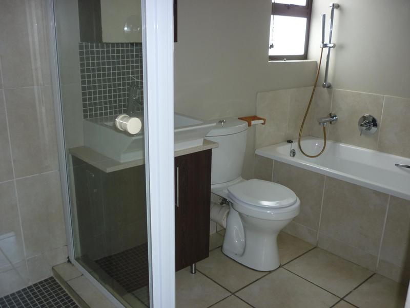 1 Bedroom Property for Sale in Douglasdale Gauteng