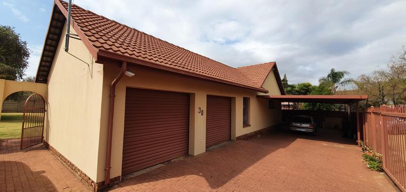 3 Bedroom Property for Sale in Pierre Van Ryneveld Gauteng