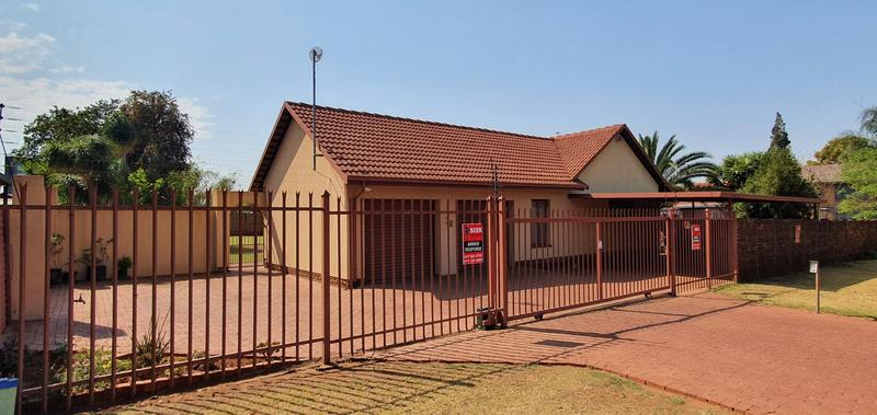 3 Bedroom Property for Sale in Pierre Van Ryneveld Gauteng