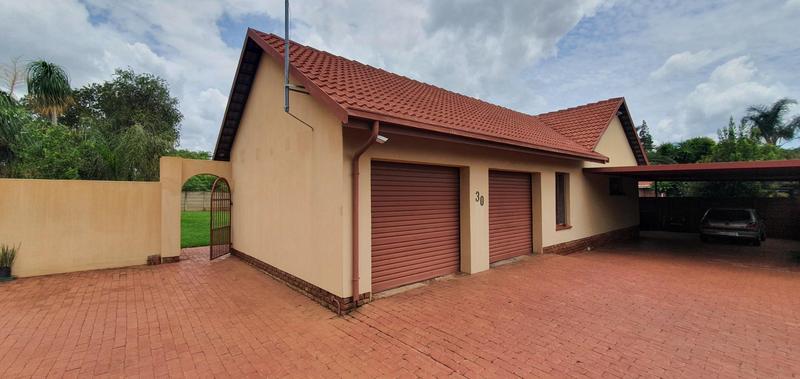 4 Bedroom Property for Sale in Pierre Van Ryneveld Gauteng