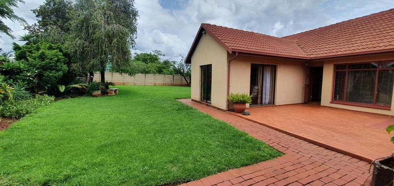 4 Bedroom Property for Sale in Pierre Van Ryneveld Gauteng