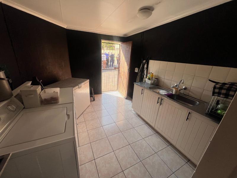 5 Bedroom Property for Sale in Florauna Gauteng