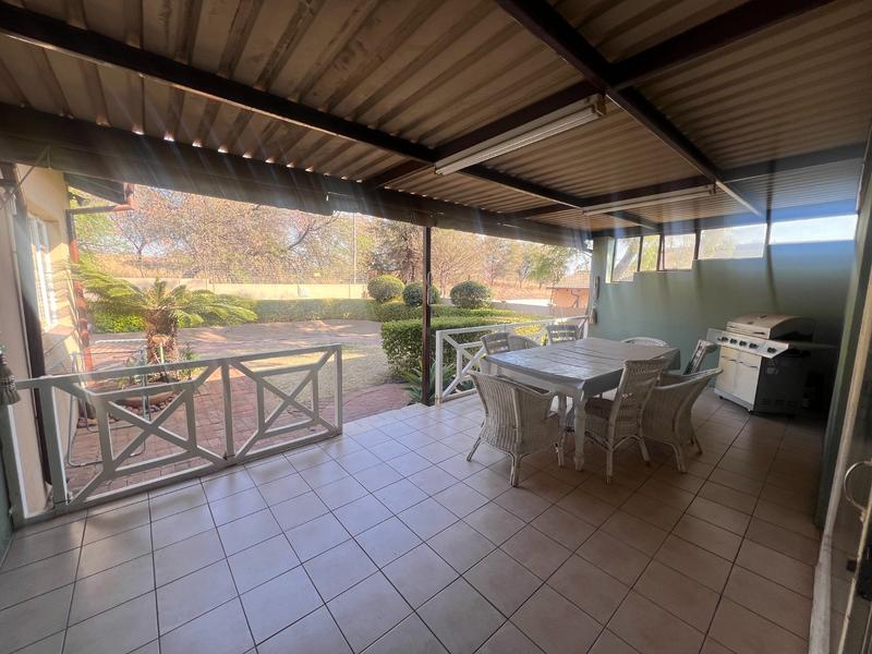 5 Bedroom Property for Sale in Florauna Gauteng