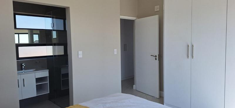 5 Bedroom Property for Sale in Midstream Heights Gauteng