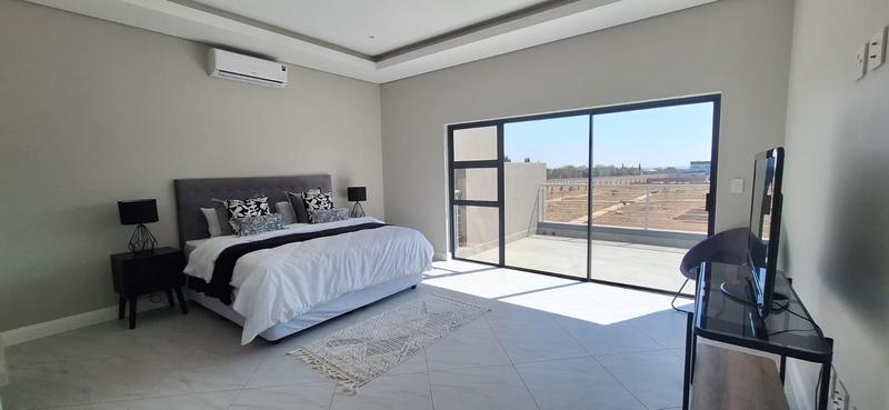 5 Bedroom Property for Sale in Midstream Heights Gauteng