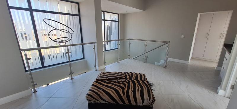 5 Bedroom Property for Sale in Midstream Heights Gauteng