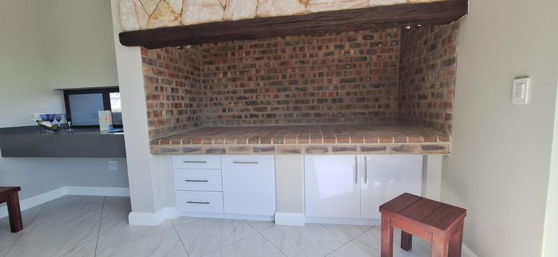 5 Bedroom Property for Sale in Midstream Heights Gauteng