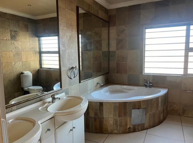 3 Bedroom Property for Sale in Three Rivers Gauteng