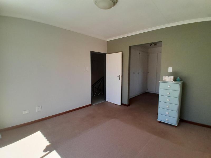 3 Bedroom Property for Sale in Eldoglen Gauteng