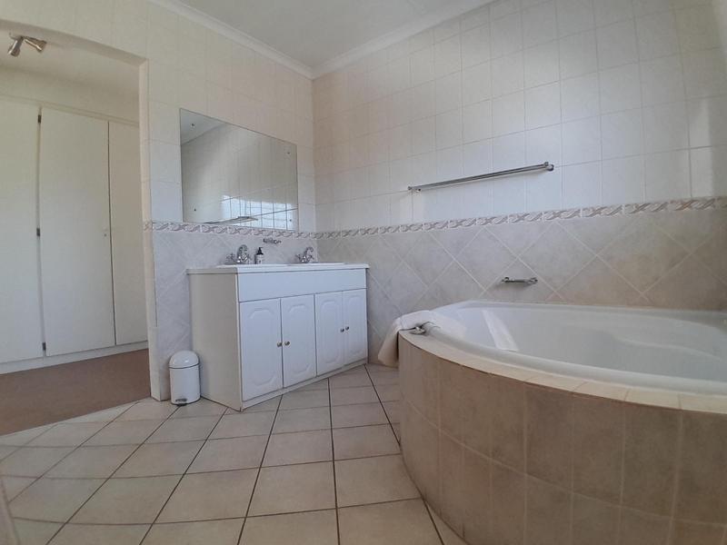 3 Bedroom Property for Sale in Eldoglen Gauteng